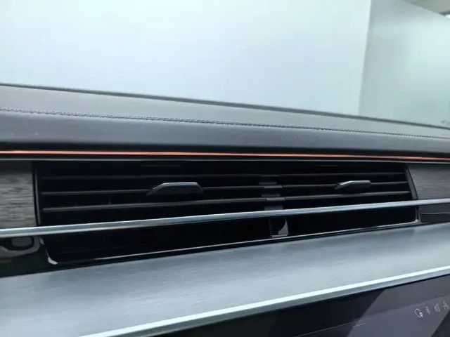 Audi A8 — Фото автомобиля 24