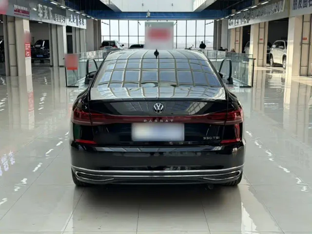 Volkswagen Passat — Фото автомобиля 10
