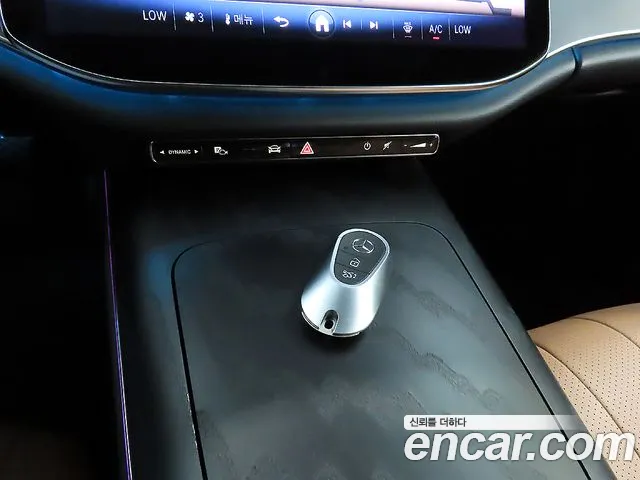 Mercedes-Benz E-Class — Фото автомобиля 12