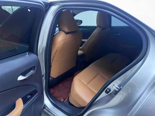 Lexus UX — Фото автомобиля 9