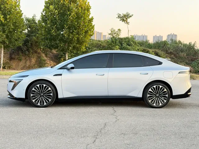 Nissan N7 — Фото автомобиля 4