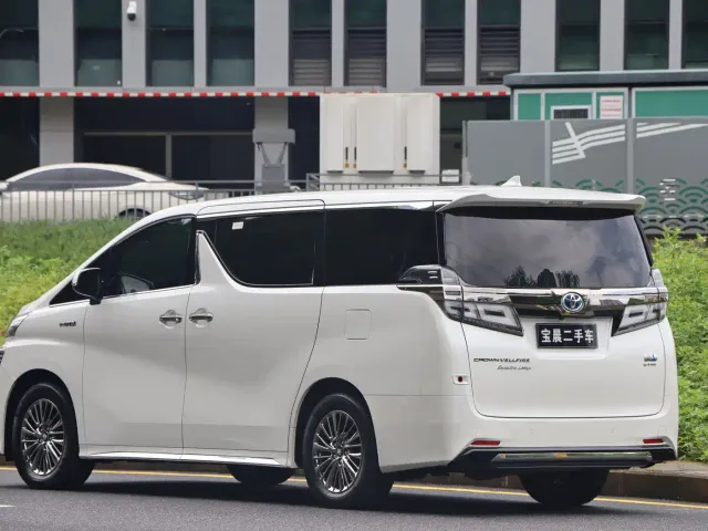 Toyota Vellfire — Фото автомобиля 4