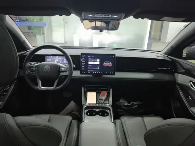 BYD Qin L — Фото автомобиля 9