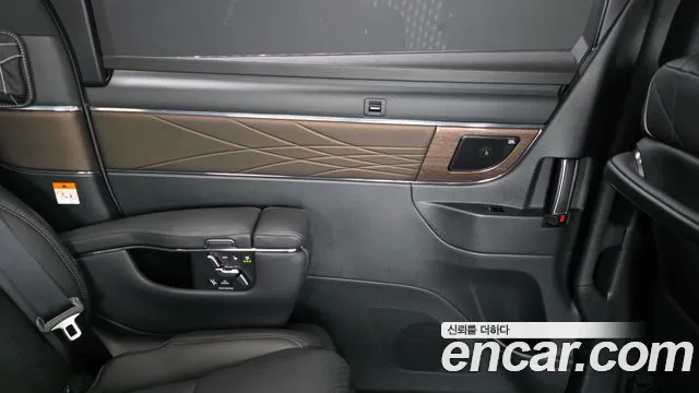 Toyota Alphard — Фото автомобиля 25