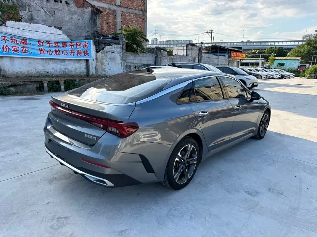 Kia K5 — Фото автомобиля 5