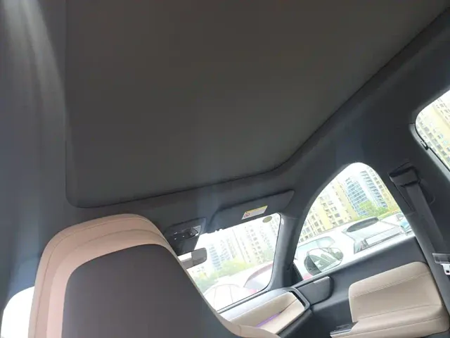 Volvo XC70 Plug-in Hybrid — Фото автомобиля 17