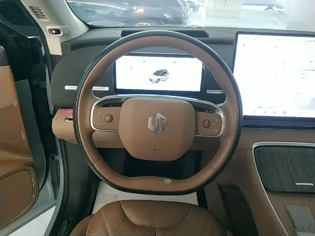 Leapmotor C11 — Фото автомобиля 10