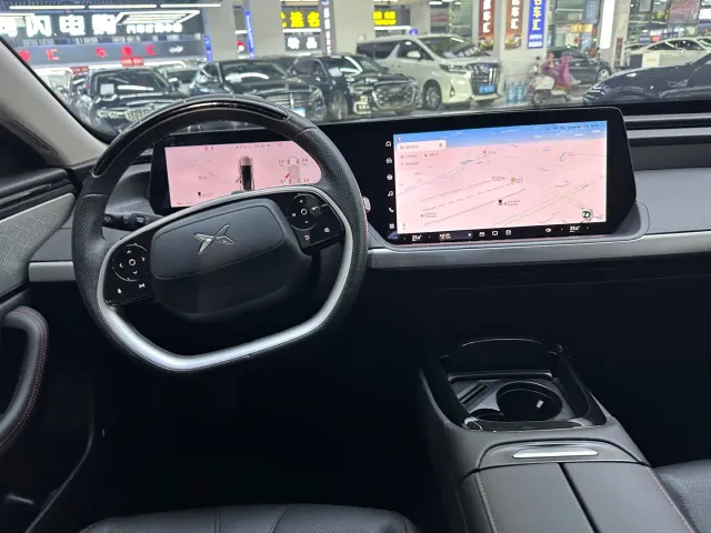 Xpeng P7 — Фото автомобиля 12