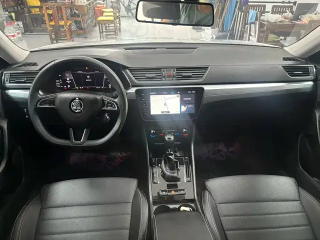 Skoda Superb — Фото автомобиля 9