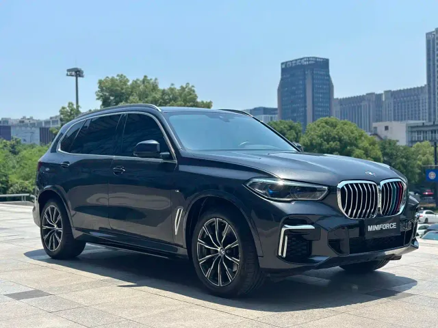 BMW X5 — Фото автомобиля 3
