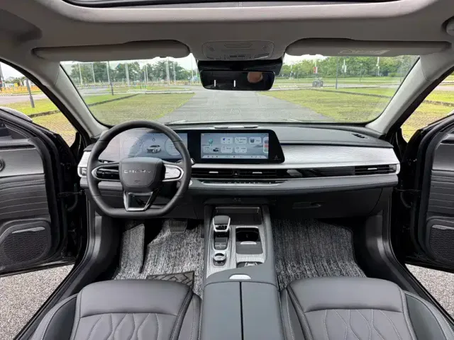 Chery Arrizo 8 — Фото автомобиля 6
