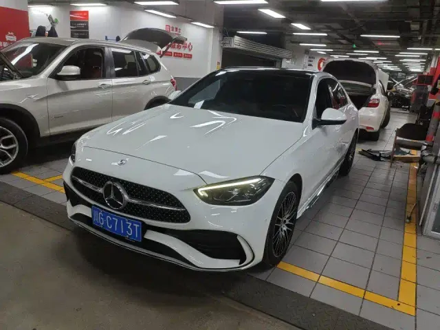 Фотография автомобиля — Mercedes-Benz C-Class