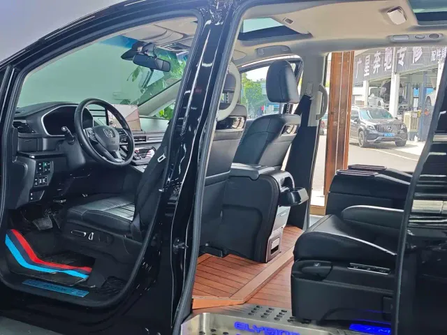 Honda Elysion — Фото автомобиля 7