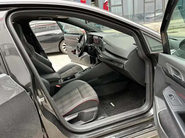 Volkswagen Golf GTI — Фото автомобиля 17