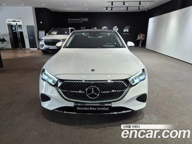 Mercedes-Benz E-Class — Фото автомобиля 3