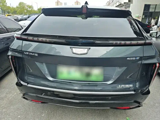 Cadillac Lyriq — Фото автомобиля 5