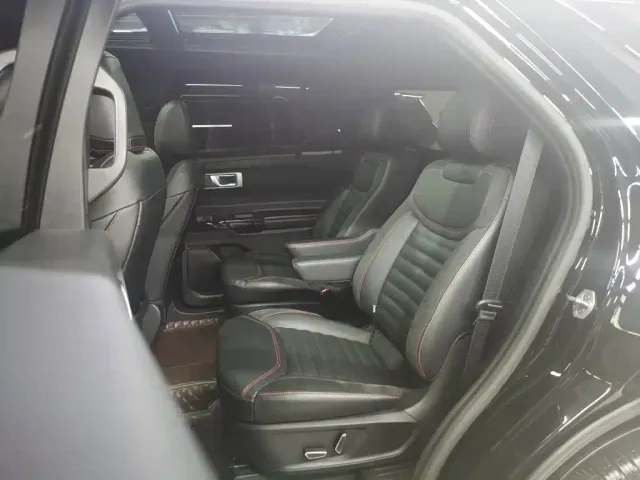 Ford Explorer — Фото автомобиля 22