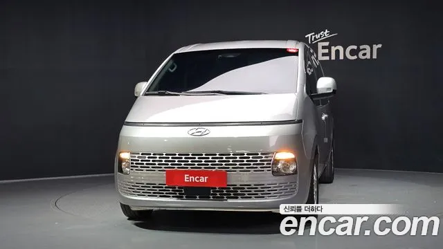Фотография автомобиля — Hyundai Staria