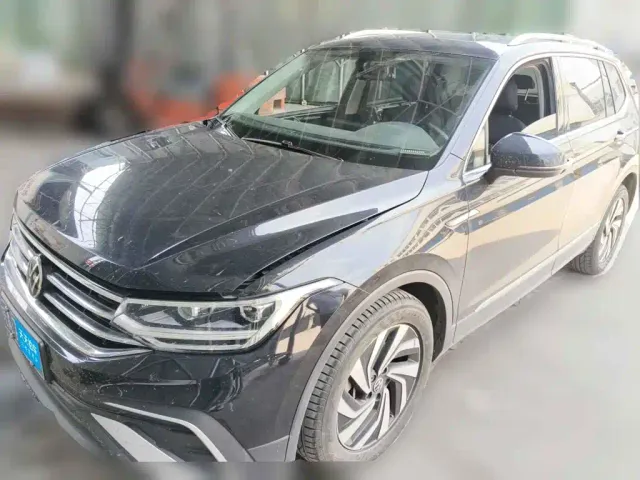 Фотография автомобиля — Volkswagen Tiguan L