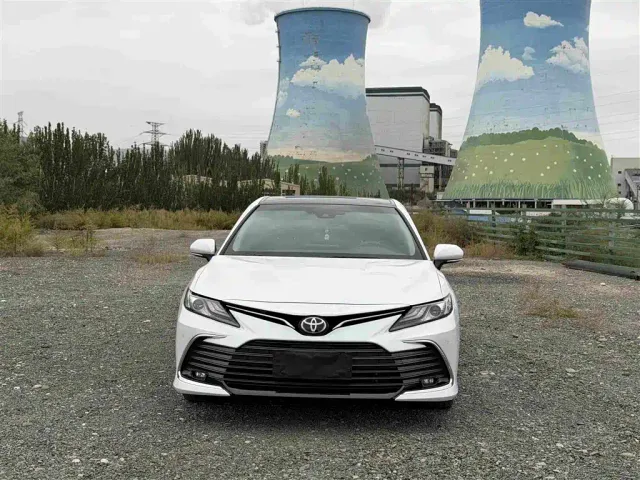Toyota Camry — Фото автомобиля 2