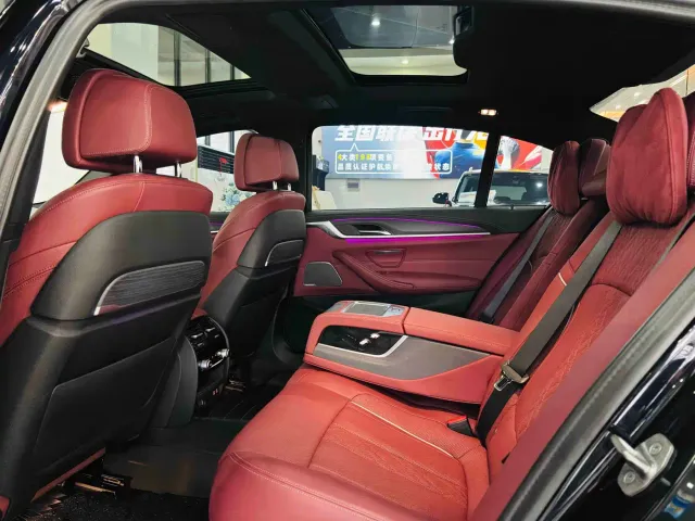 BMW 5 Series — Фото автомобиля 28