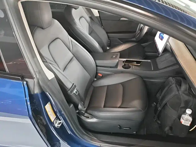 Tesla Model 3 — Фото автомобиля 24