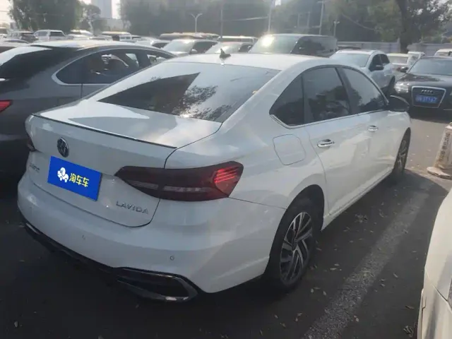 Volkswagen Lavida 2024 Model 300TSI DSG Starlight Leading Edition — Фото автомобиля 3