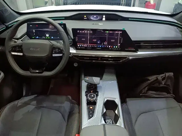 Changan Oshan Z6 EV — Фото автомобиля 5