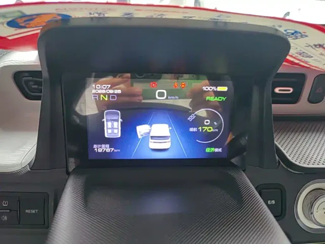 Wuling Hongguang Mini EV — Фото автомобиля 11
