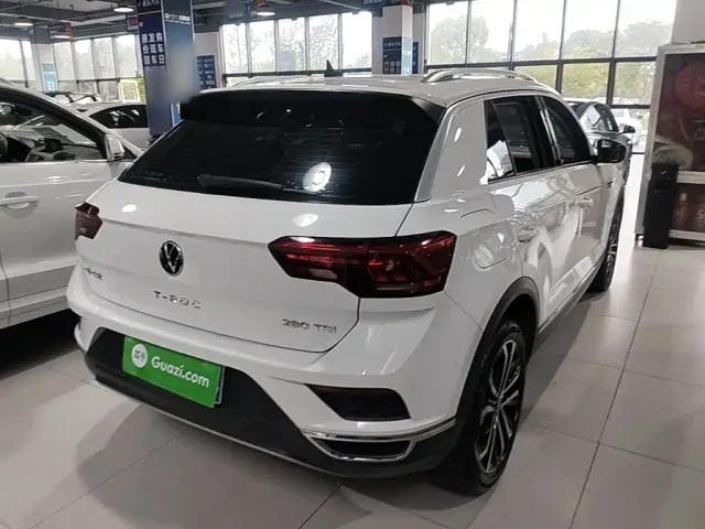 Volkswagen T-Roc — Фото автомобиля 6