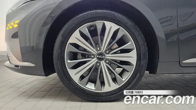 Kia K8 Signature — Фото автомобиля 2