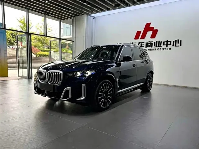 Фотография автомобиля — BMW X5