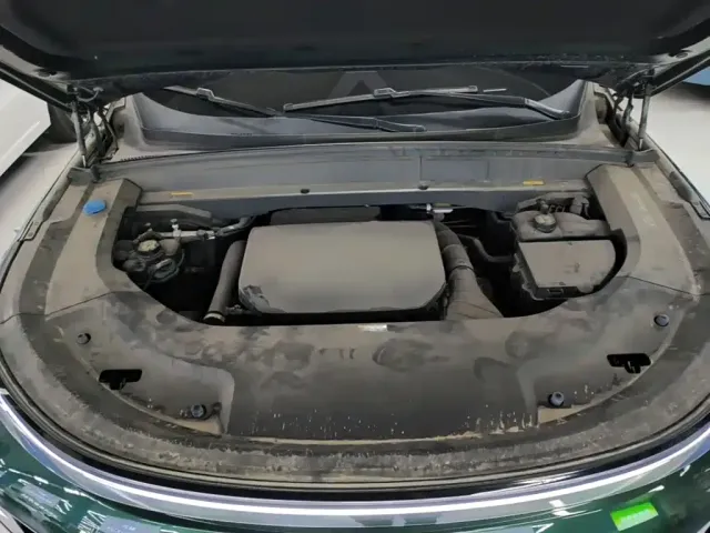 Li Auto L9 — Фото автомобиля 19