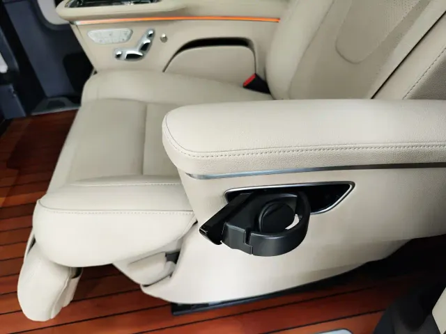 Mercedes-Benz V-Class — Фото автомобиля 19