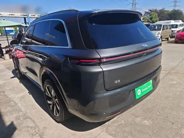 Li Auto L8 — Фото автомобиля 4