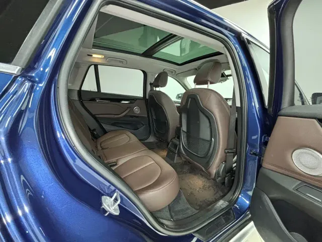 BMW X1 — Фото автомобиля 11
