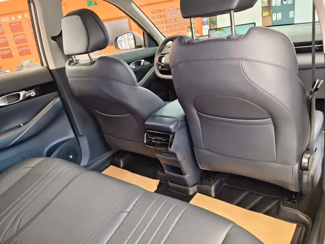 Geely Galaxy E5 — Фото автомобиля 12