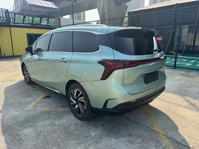 Dongfeng Fengxing Fengxing Yacht 2022 1.5T DCT Wave Chaser Edition — Фото автомобиля 14