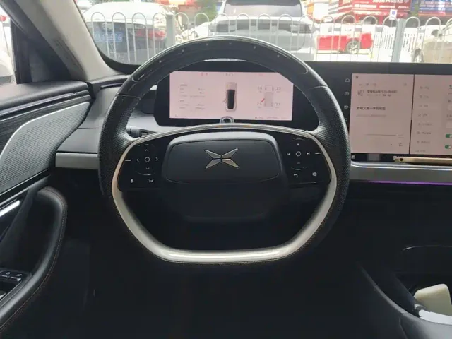 Xpeng P7 — Фото автомобиля 10