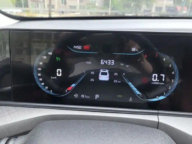 Changan Eado — Фото автомобиля 3