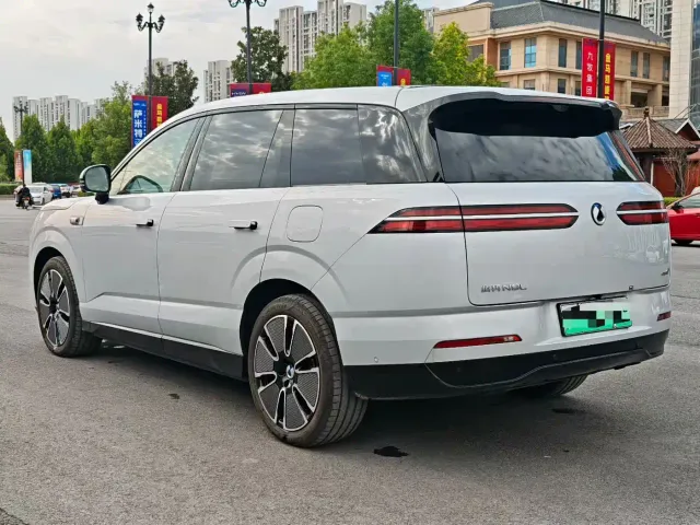 Denza N8L — Фото автомобиля 4