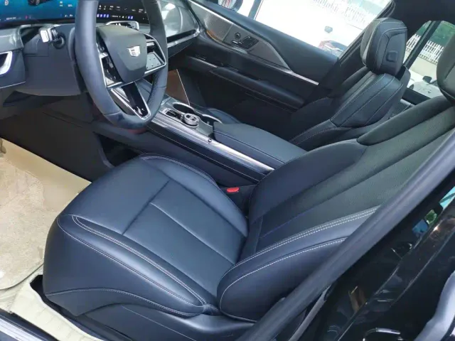 Cadillac XT5 — Фото автомобиля 14