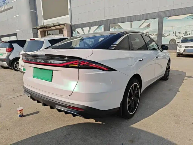 Geely Galaxy L6 — Фото автомобиля 6