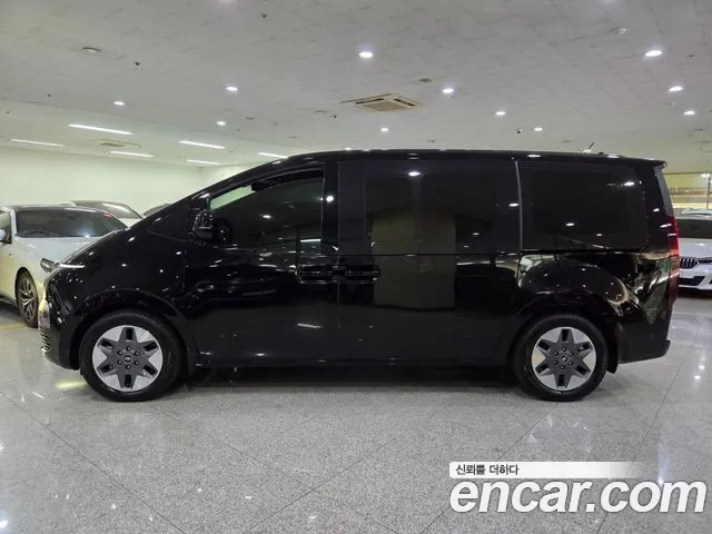 Hyundai Staria Staria L3.5 Tourer 11 мест — Фото автомобиля 3