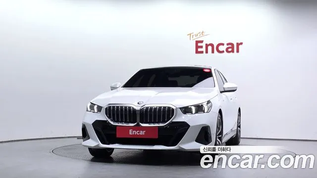 BMW 5 Series G60 — Фото автомобиля 3