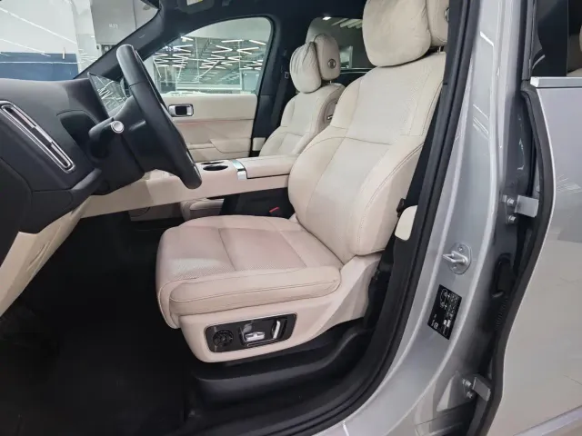 Li Auto L9 — Фото автомобиля 7