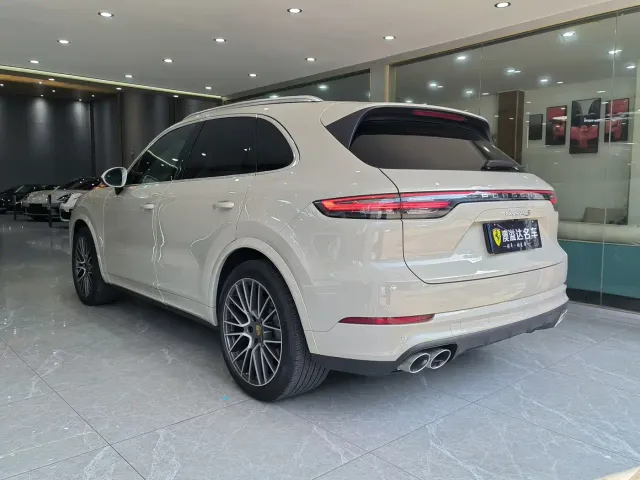 Porsche Cayenne — Фото автомобиля 15