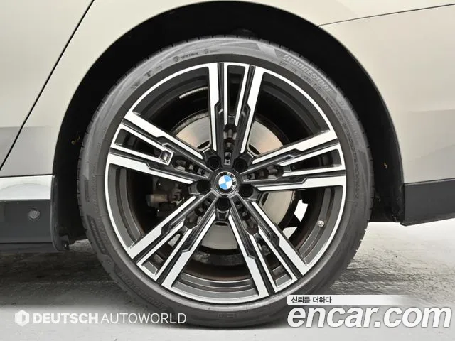 BMW 7 Series G70 — Фото автомобиля 5