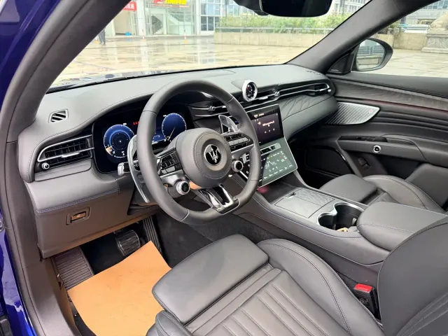 Maserati Grecale — Фото автомобиля 11