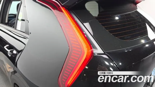 Kia Niro — Фото автомобиля 8